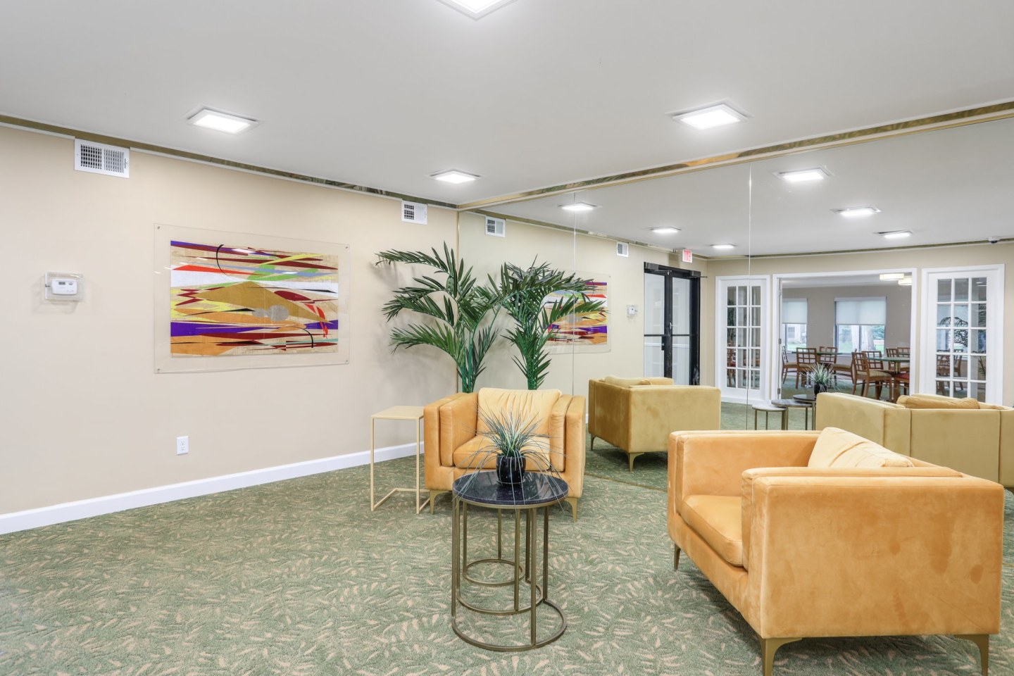 Farmington Oaks Image 28