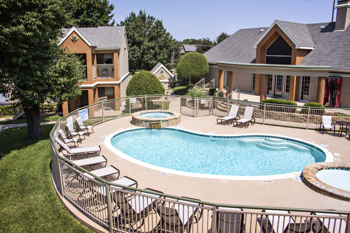 Amber Dawn Apartments Image 4