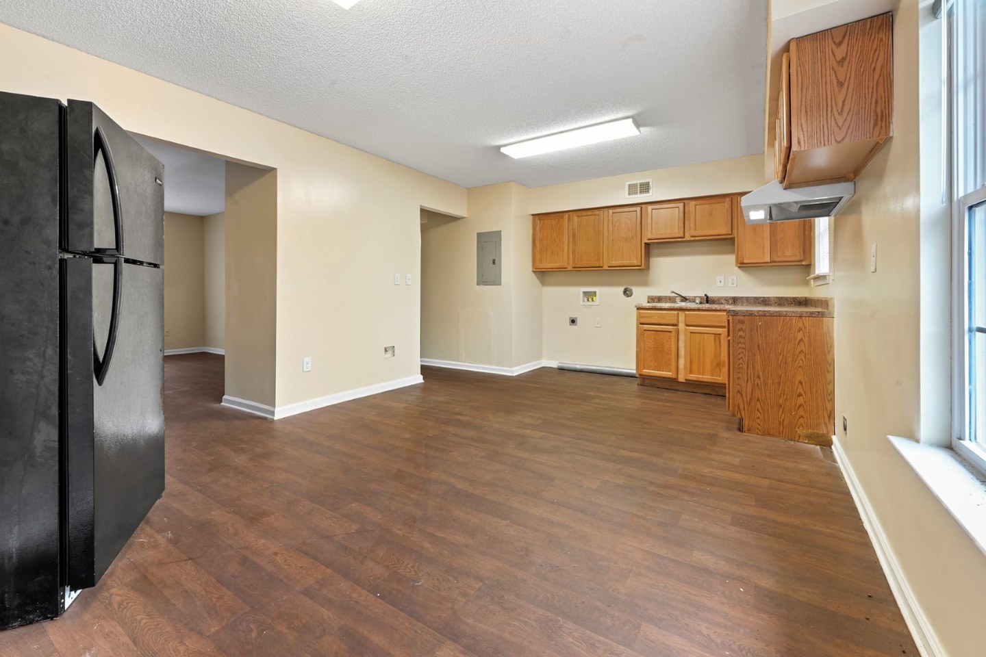 Creekside Meadows Apartment Image 1