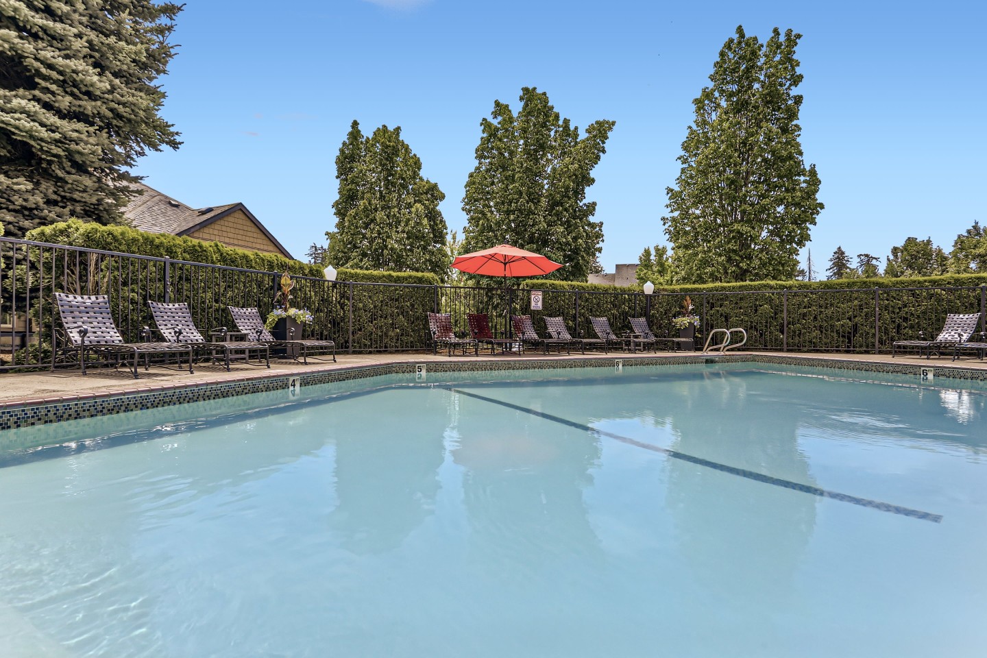 Sunnyside Village Image 19