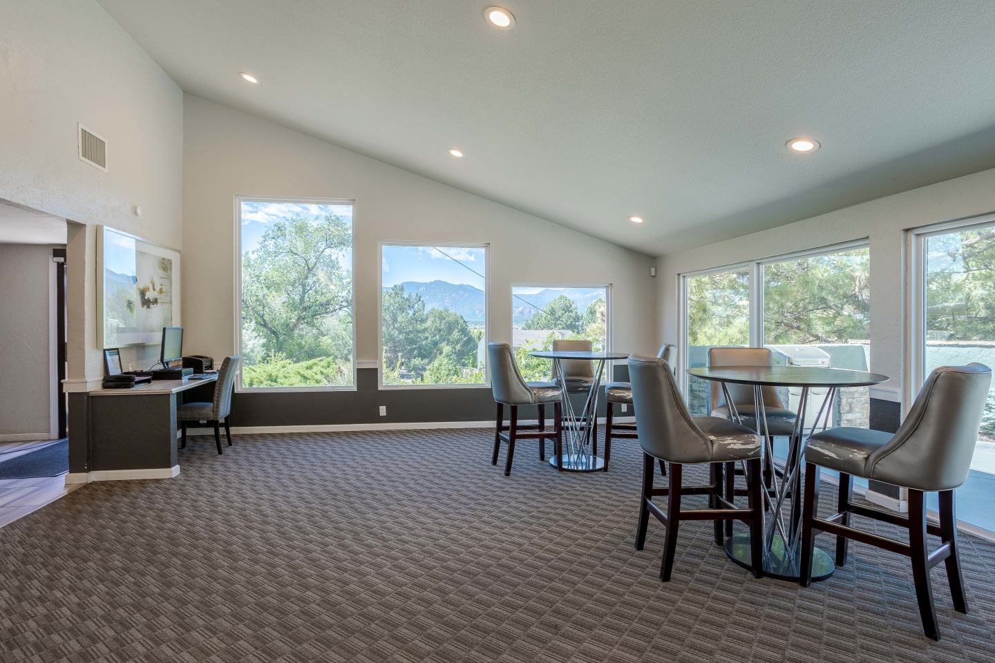 The Knolls at Sweetgrass Apartment Homes Image 4