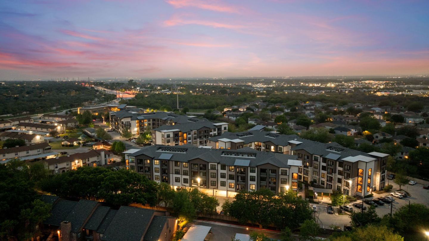 Axis Hamilton Image 157