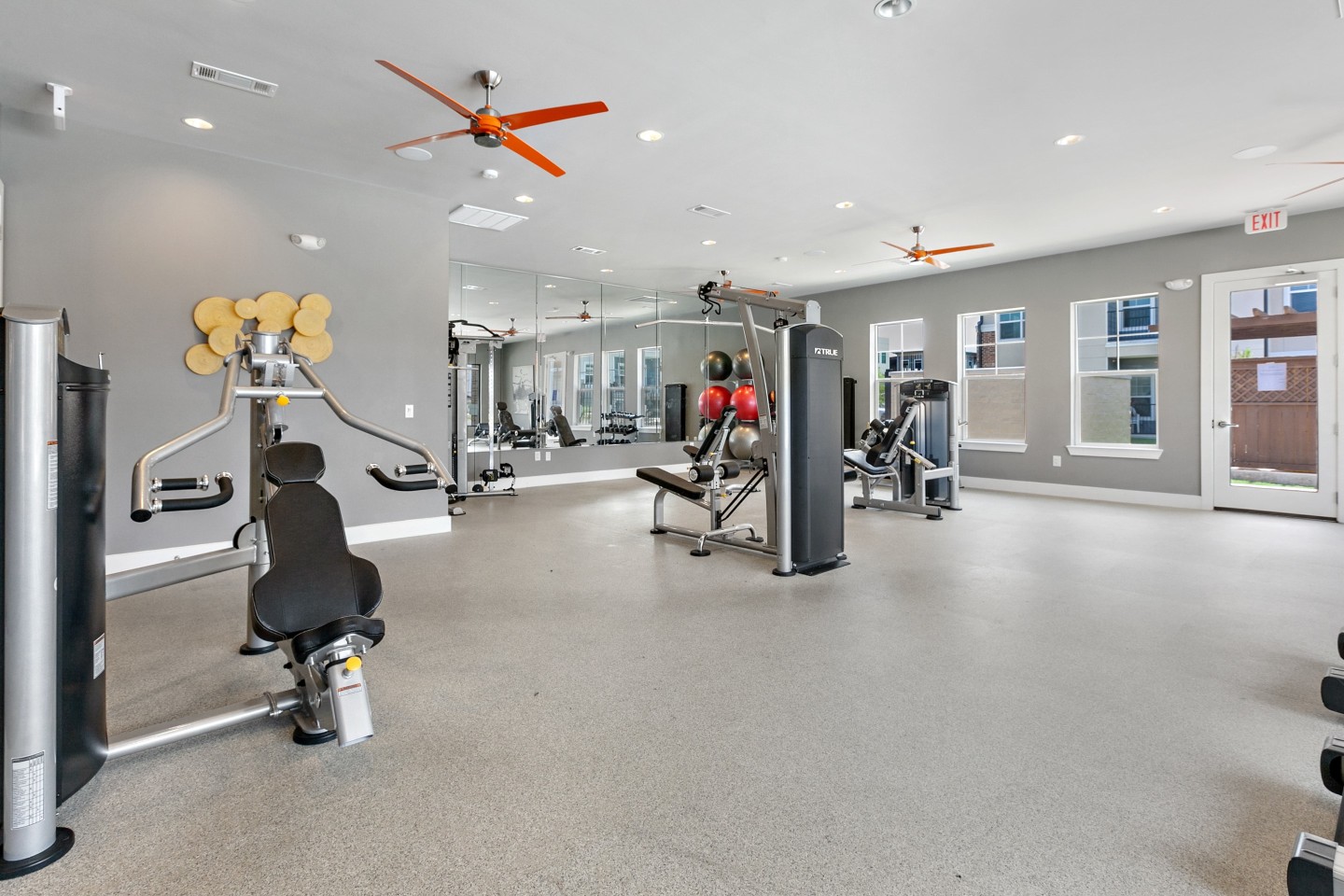 Sadler House Luxury Apartment Homes Image 32