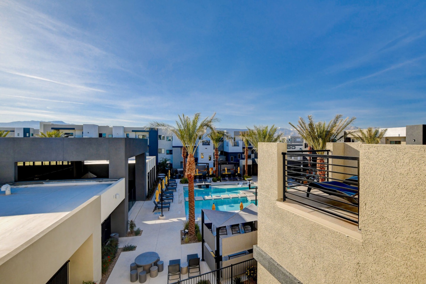 Maverick Image 40