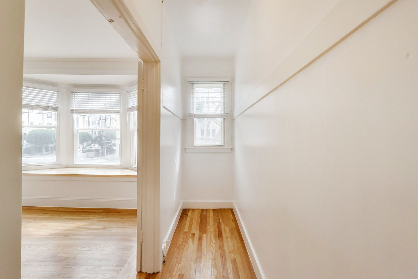1610 LOMBARD Street Image 26