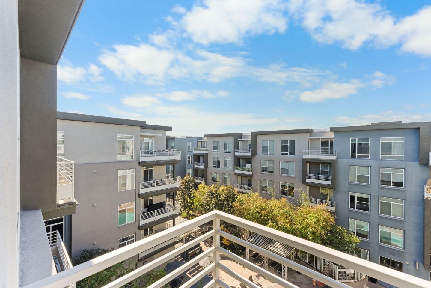 Stadium House Apartments Image 94