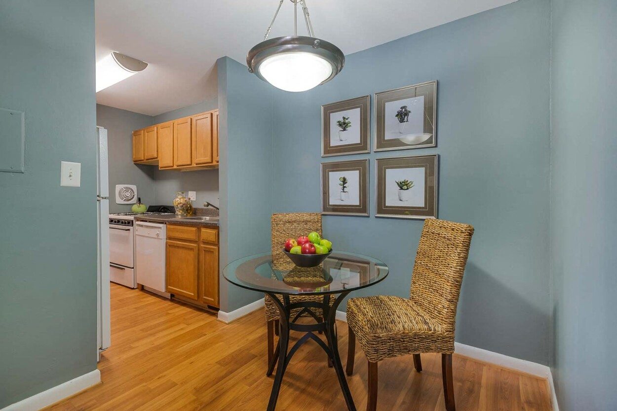 Lerner Surrey Square Apartments Image 6