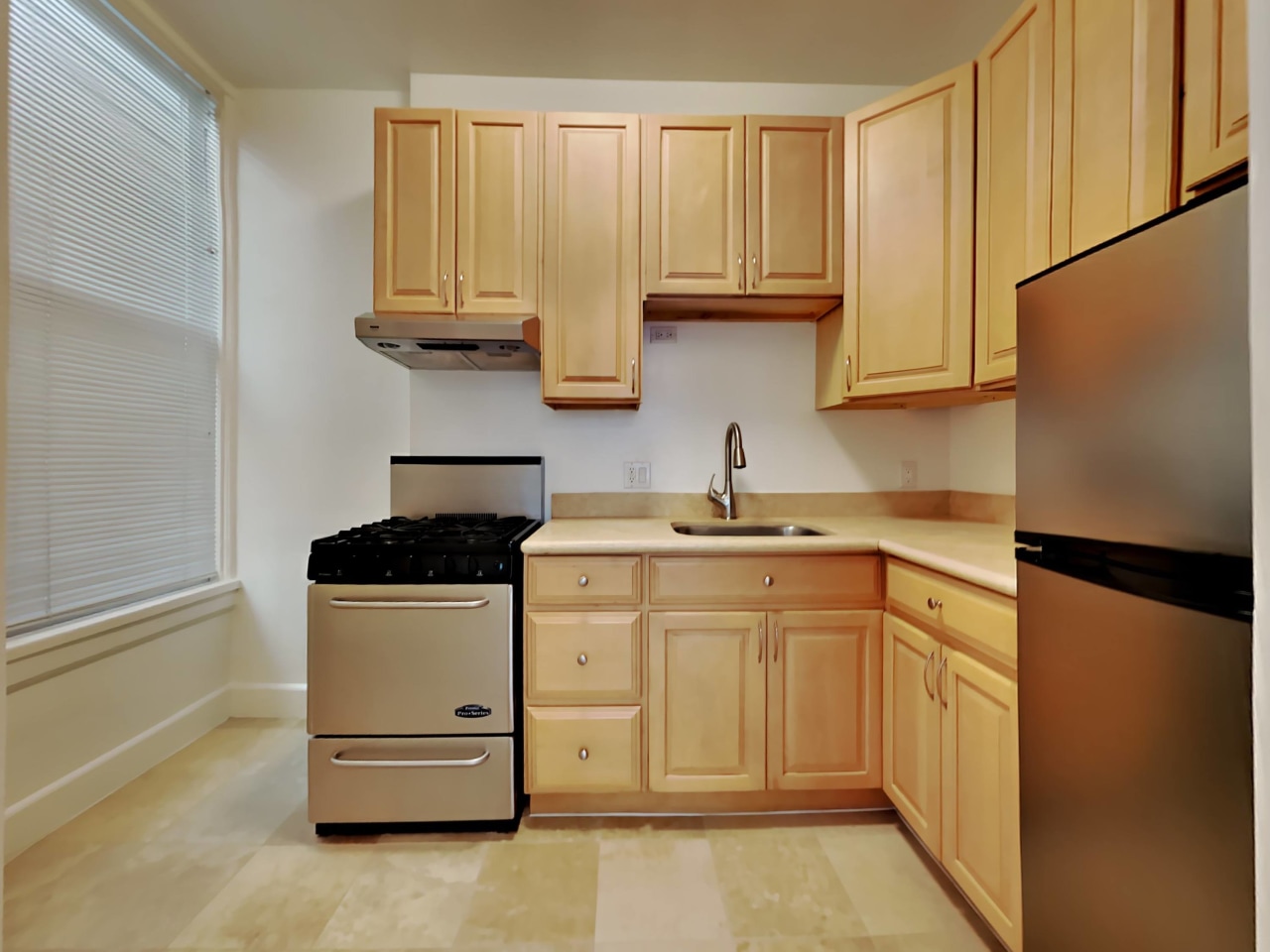 1677 Bush Street Image 2
