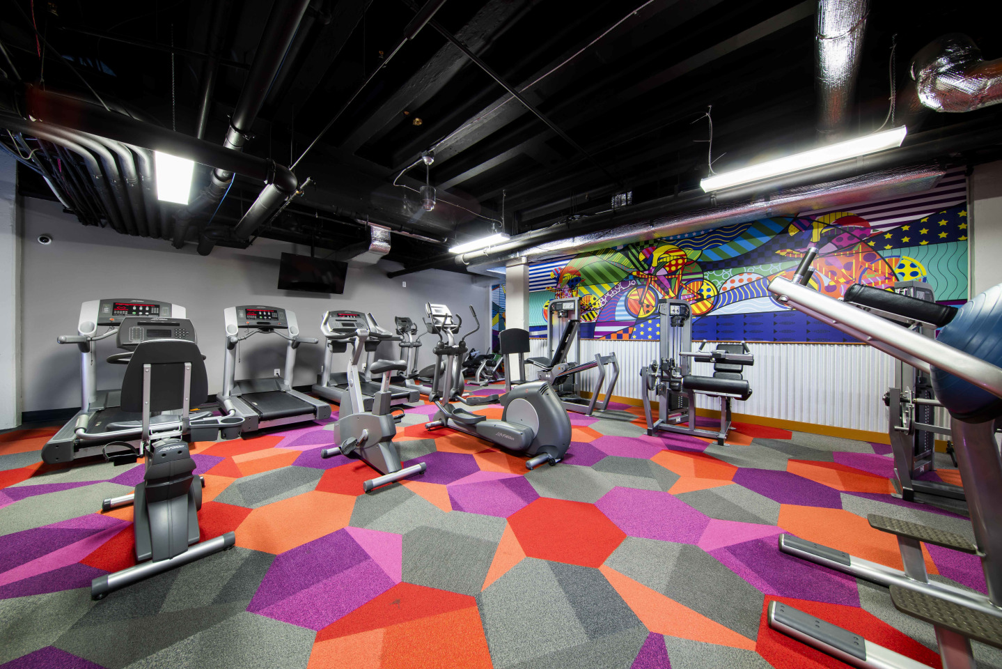 2100 Parkway Image 23