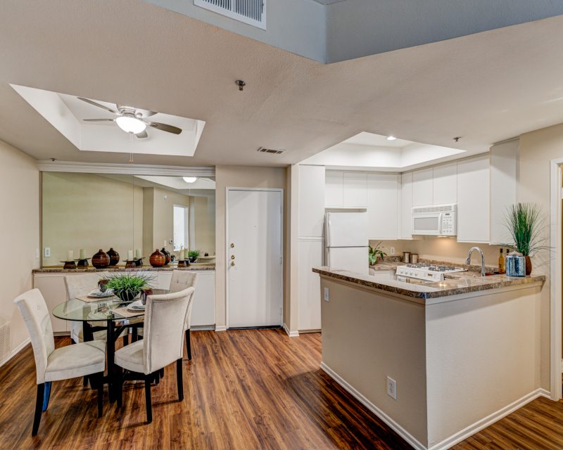 Palm Court Apartments Image 13