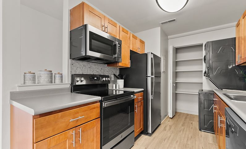 East Mountain Apartments Image 1