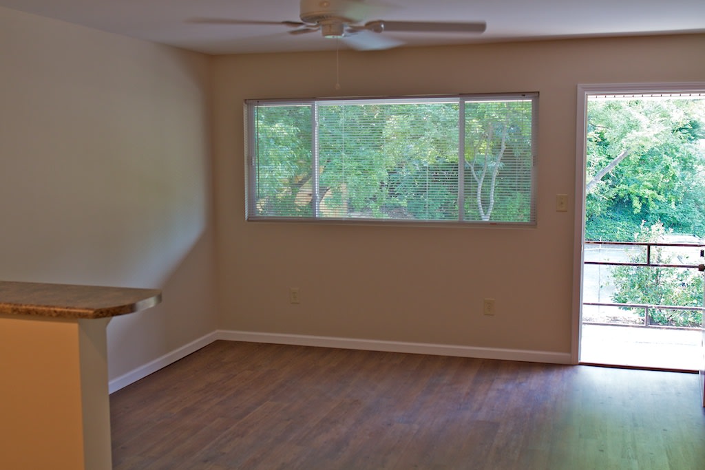 Highland Court Image 8