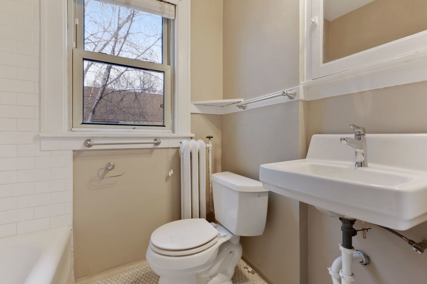 1610 Charles Avenue Image 8