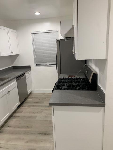 843 N Orange Drive Image 1