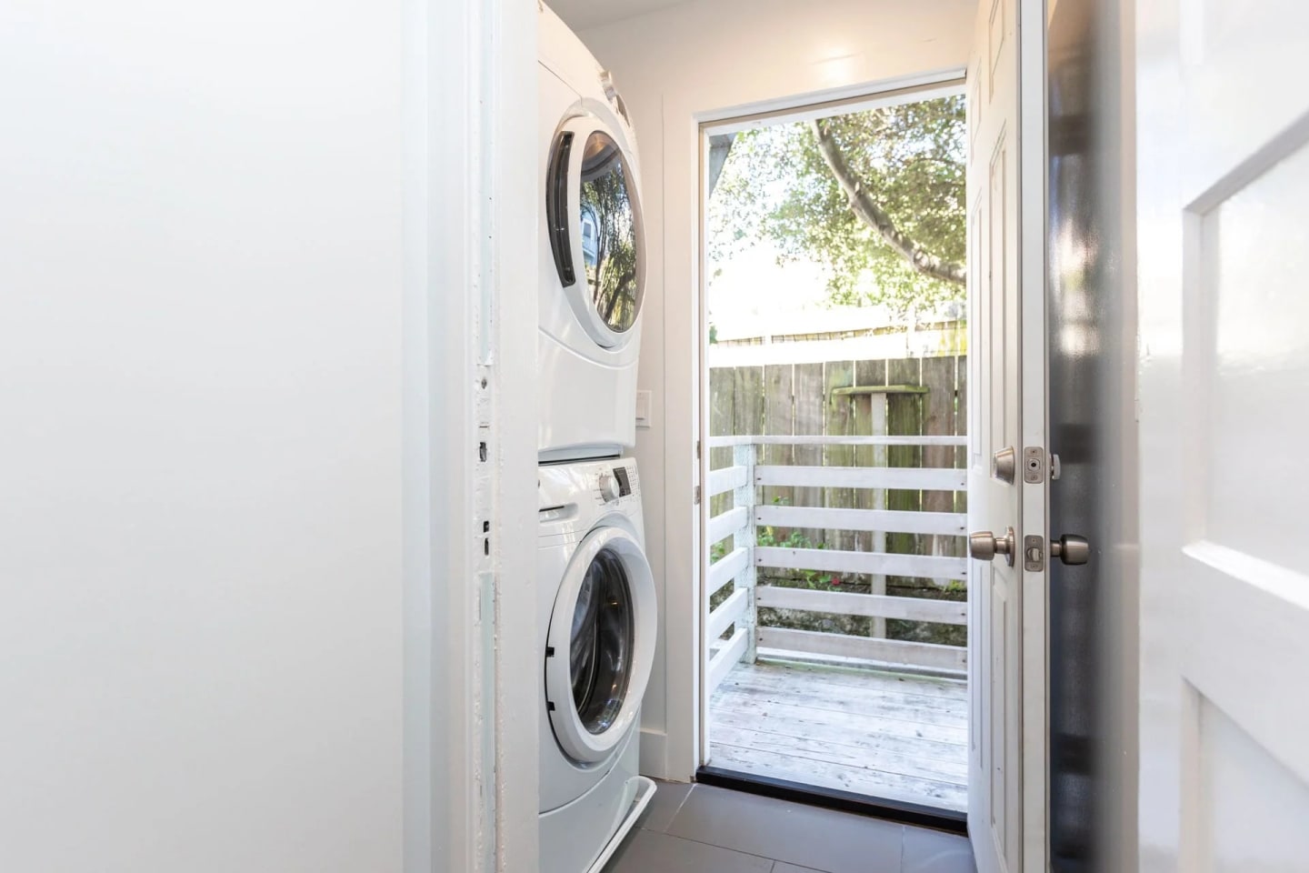 322 STANYAN Image 29