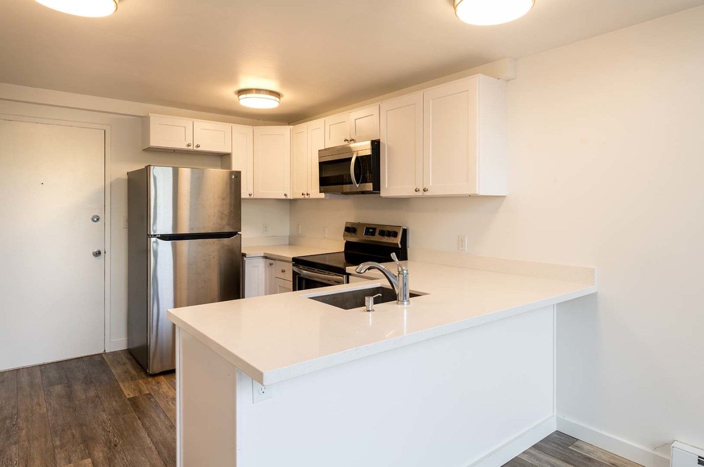 Summit Chalet Apartments Image 4