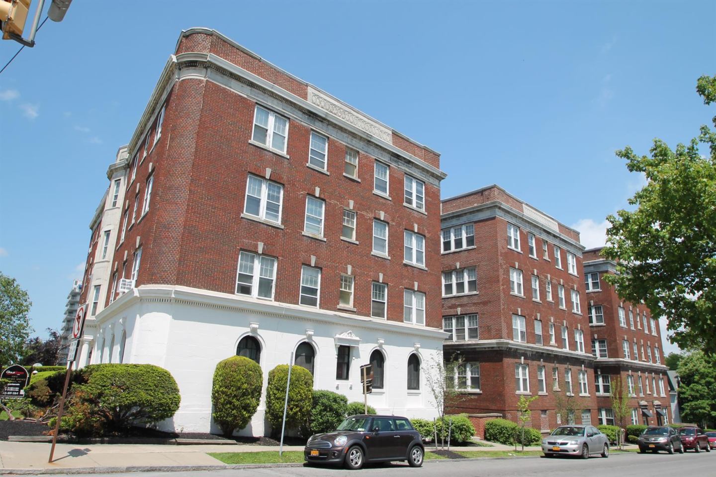 1165 Delaware Image 18