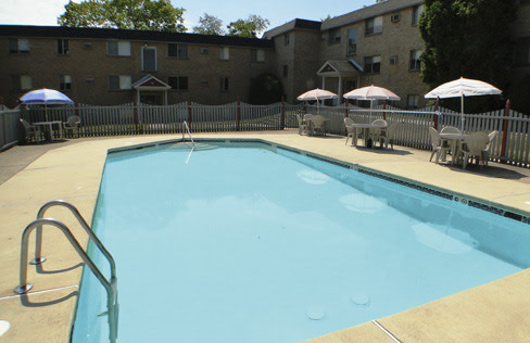 Holly Court Apartments Image 9