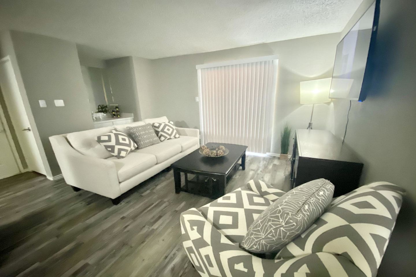 Frankford Flats Image 14