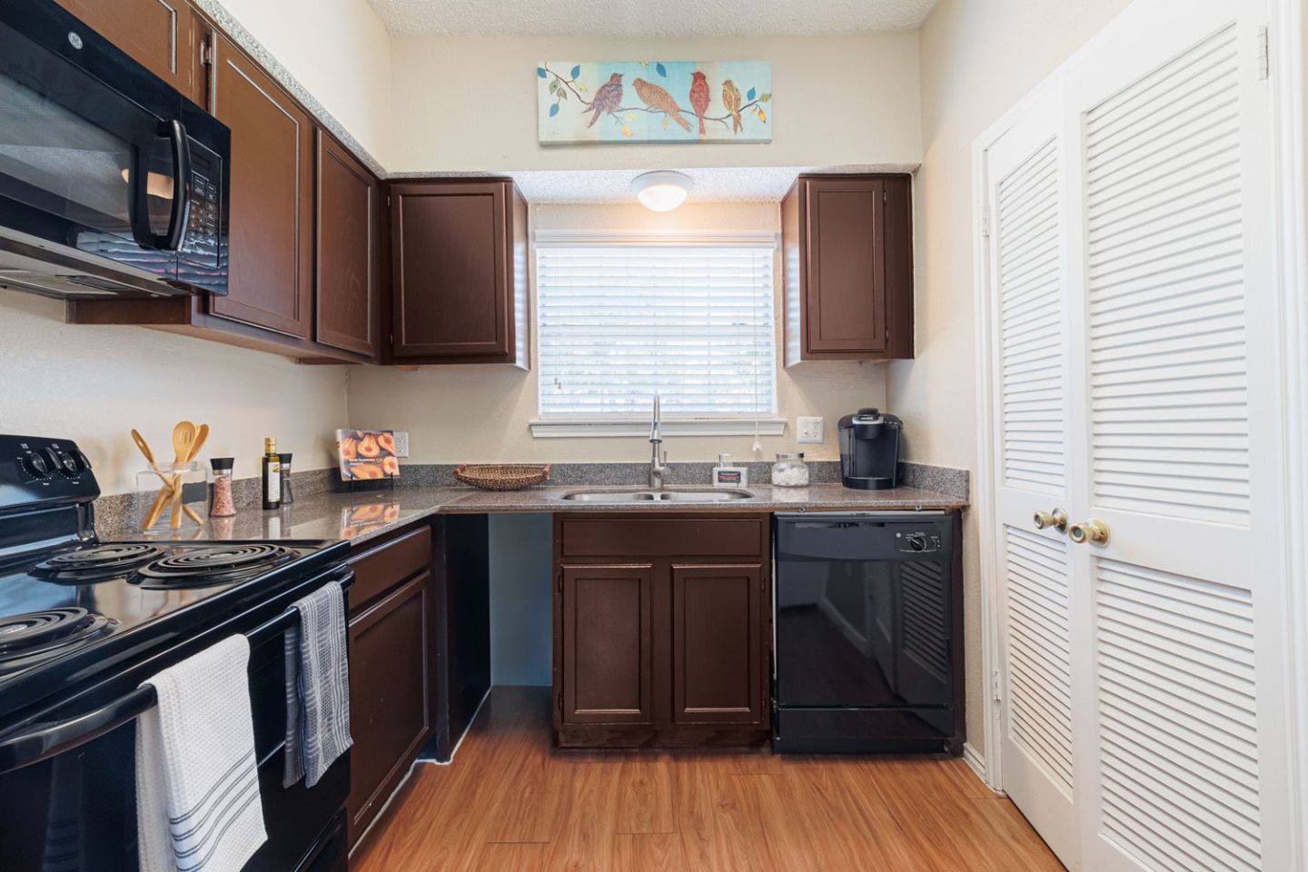 Summer Bend Apartments Image 1