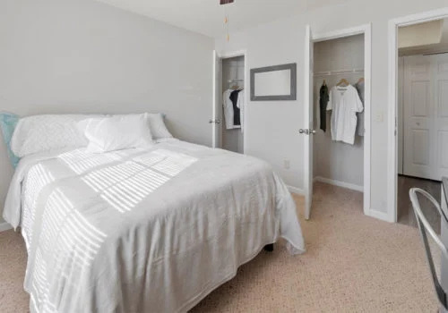 Student Housing - Seahawk Retreat Image 5