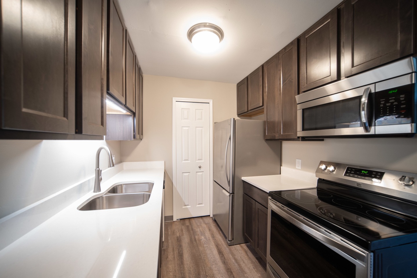 Shoreview Apartments Image 11