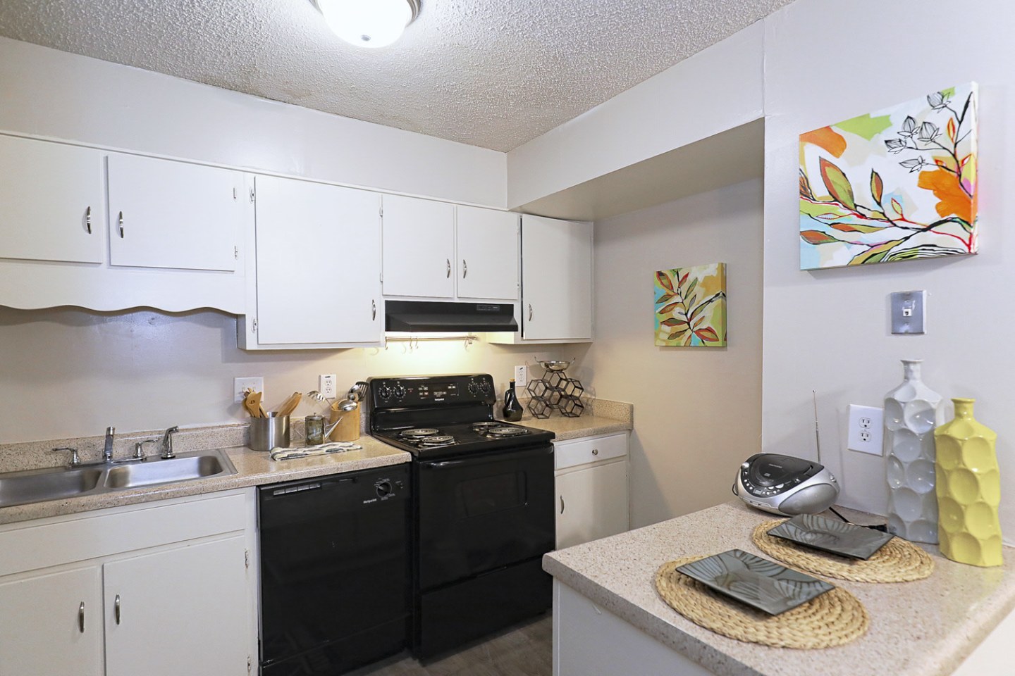 The Morehead Apartments Homes Image 5
