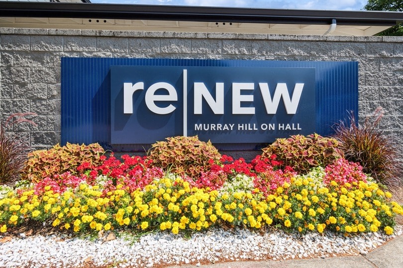 ReNew Murray Hill on Hall Image 12