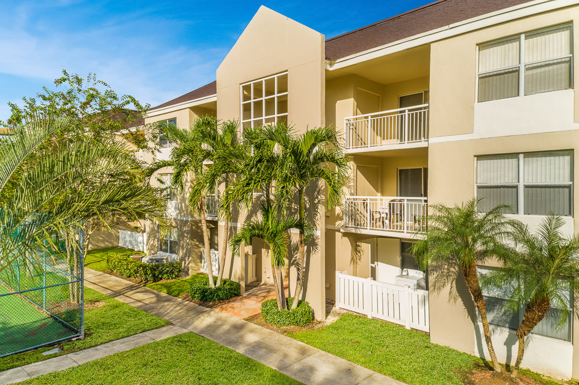 Legacy Palm Gardens Image 11
