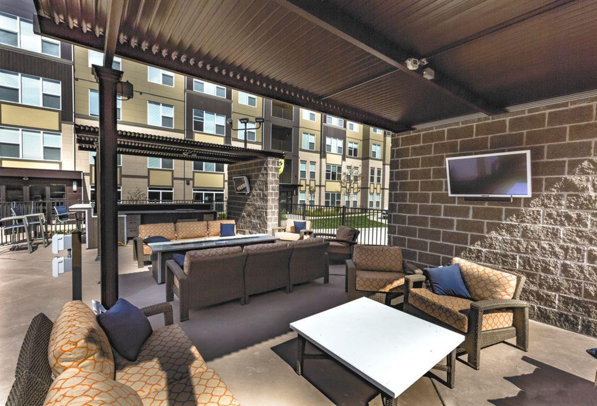 Alinea Town and Country Image 35