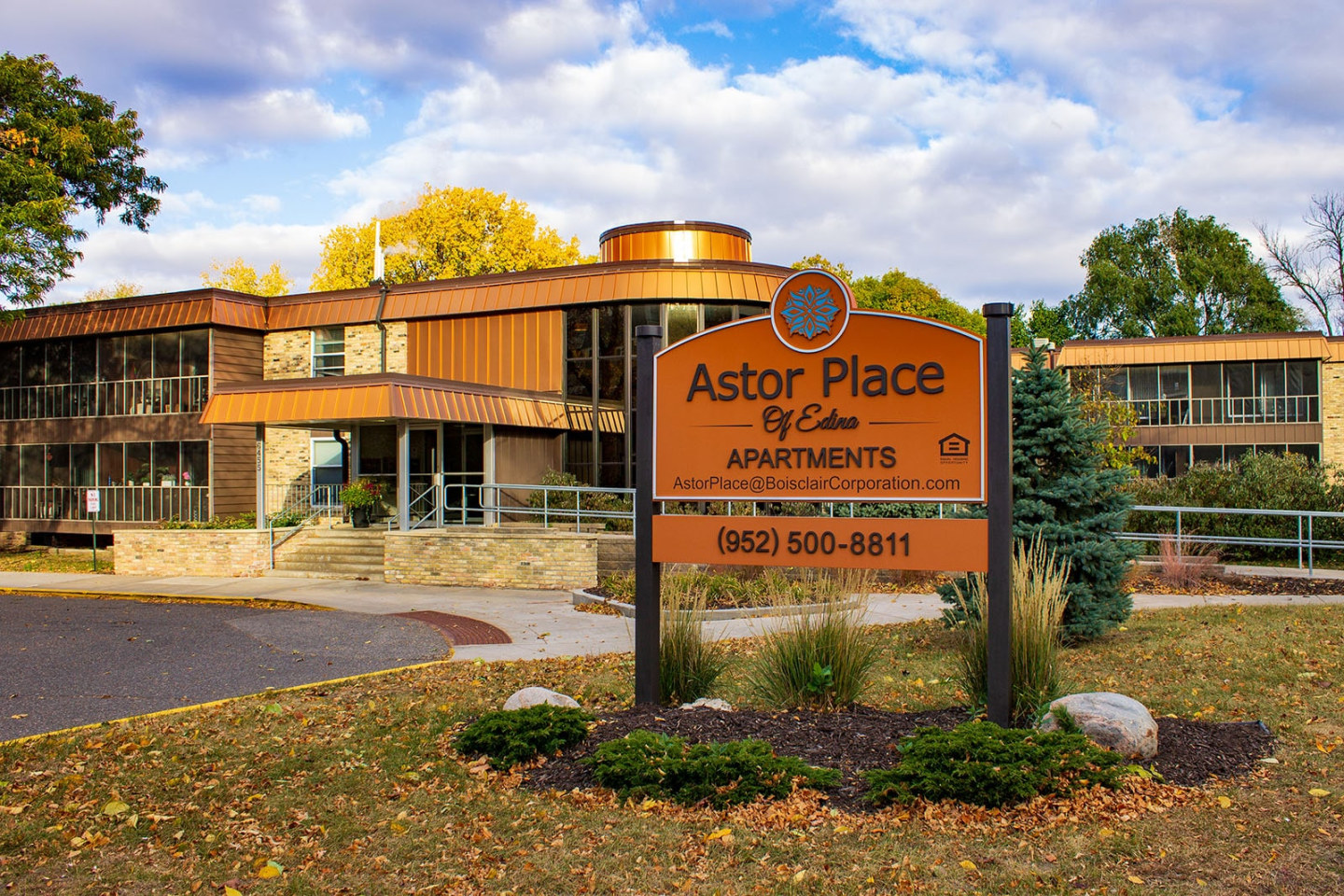Edina Seasons Image 24