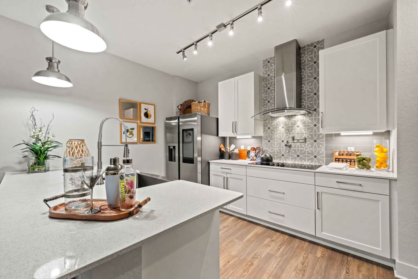 Mallory Square Apartments Image 3