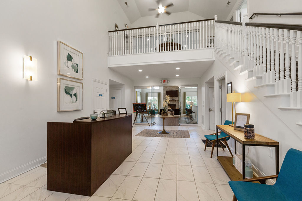 Marble Cliff Commons Image 14