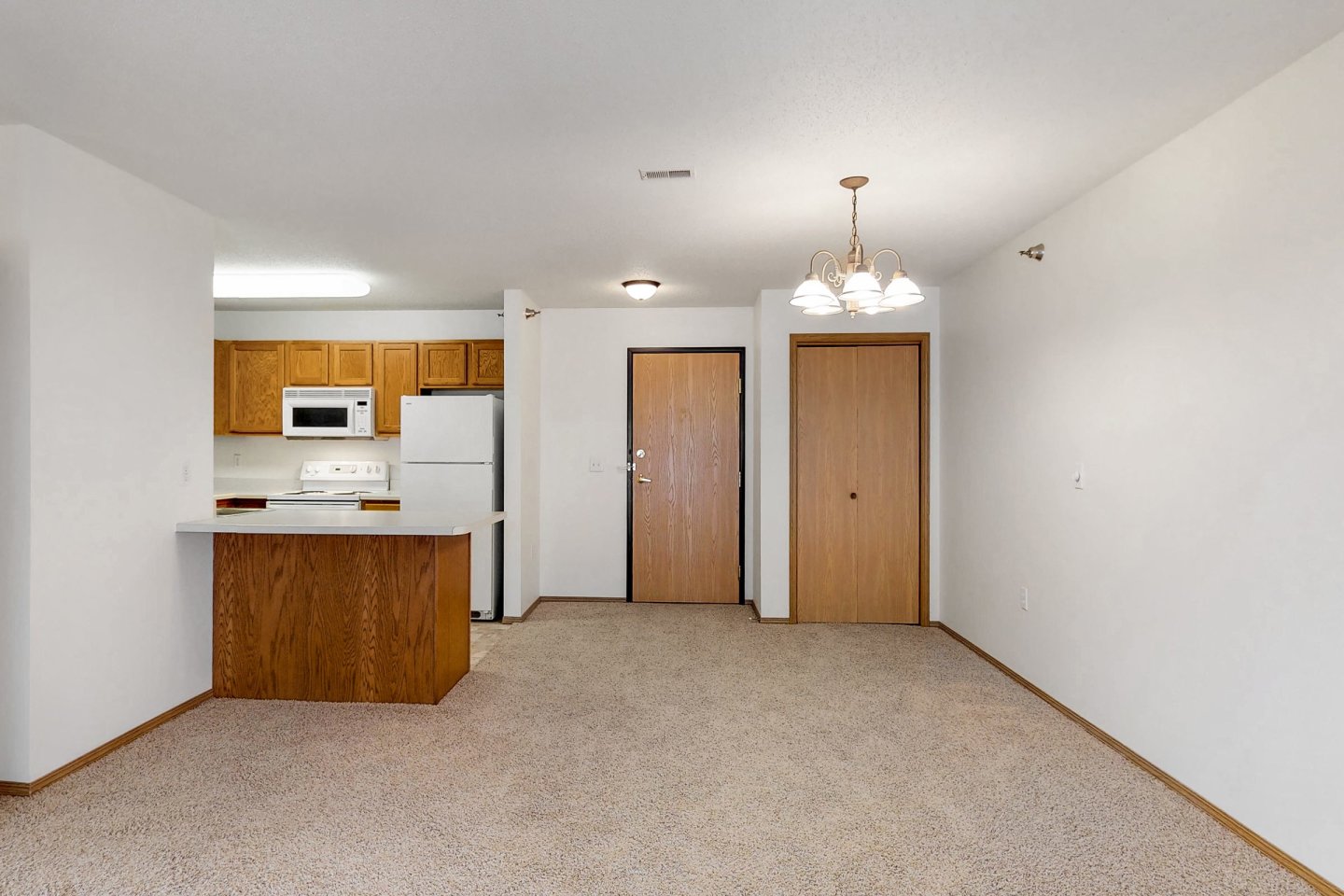 Platinum Valley Apartments Image 51