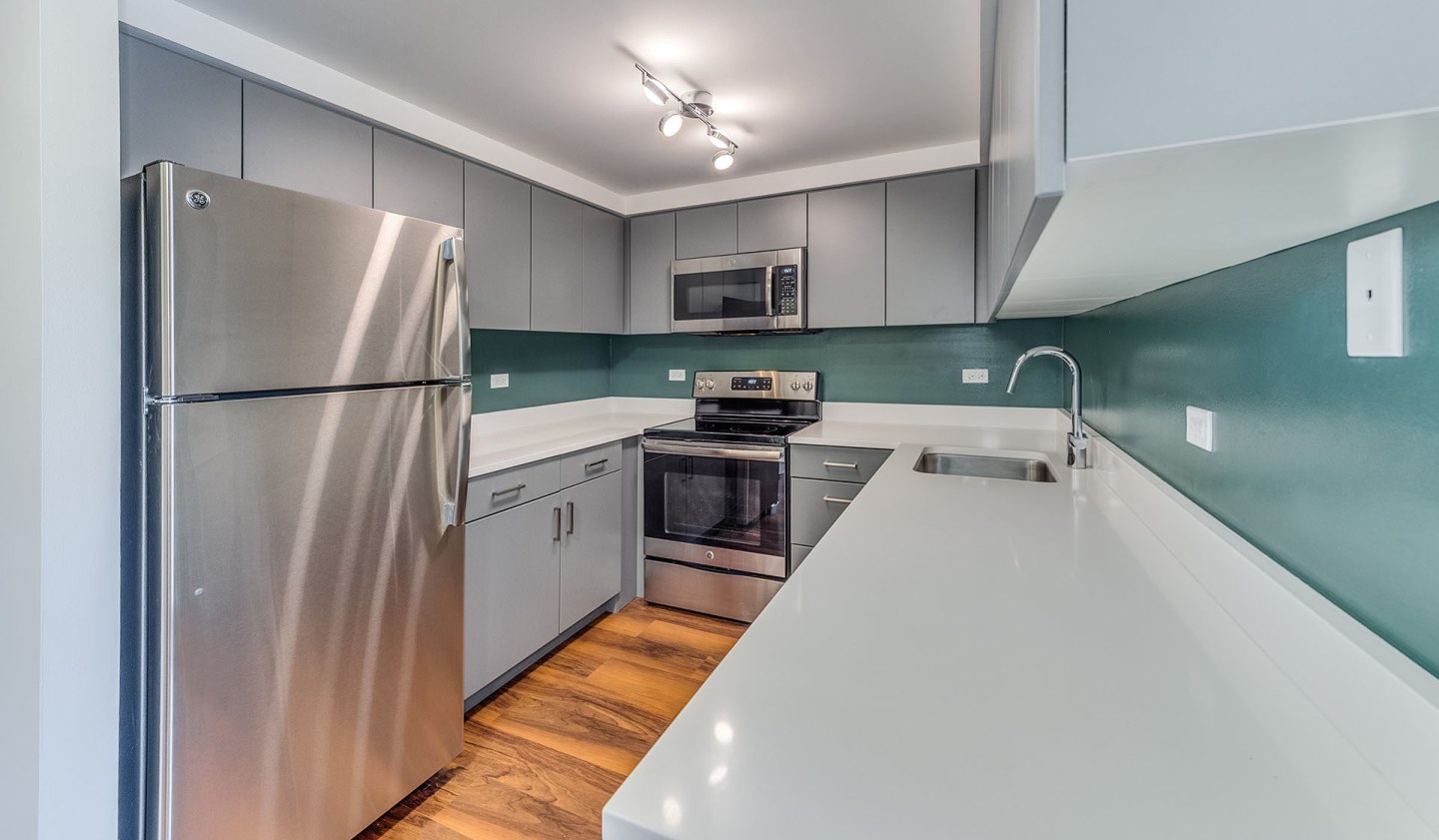 Evanston Place Apartments Image 2