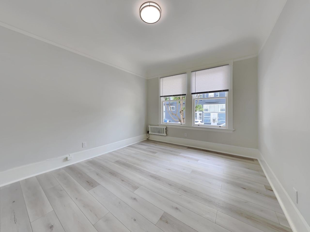 590 8th Ave Image 6