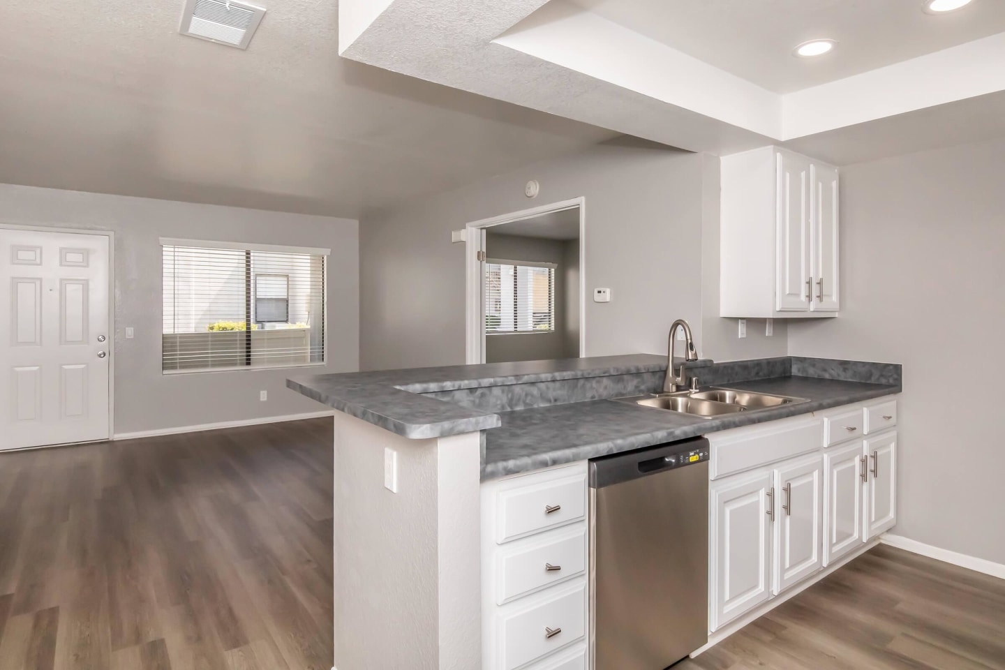 Palm Court Apartment Homes Image 34