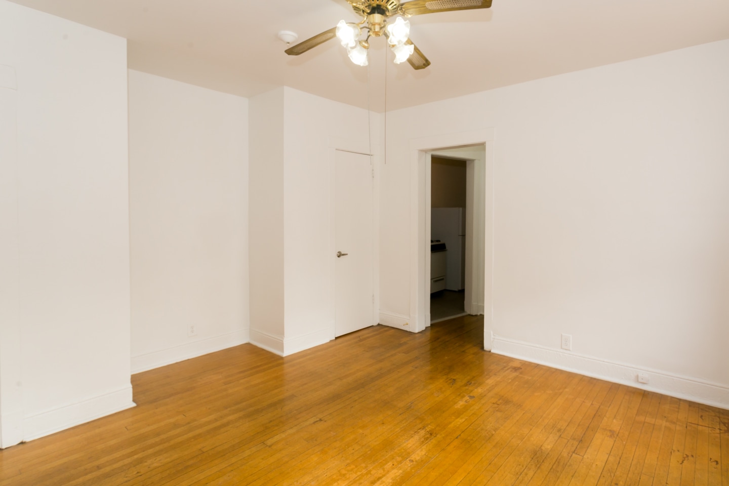 5457-5459 S. Blackstone Avenue Image 14