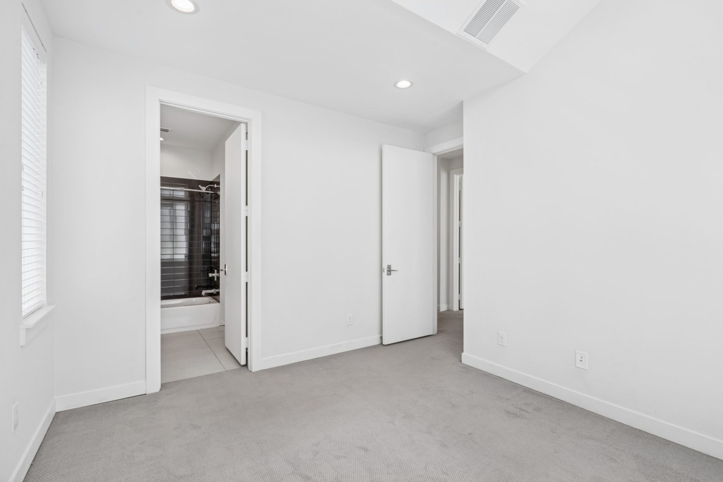 Elysian Heights Image 18