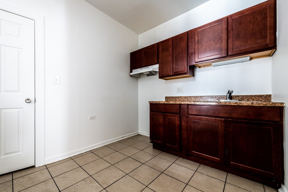 7643 S Stewart Avenue Apartments Image 6