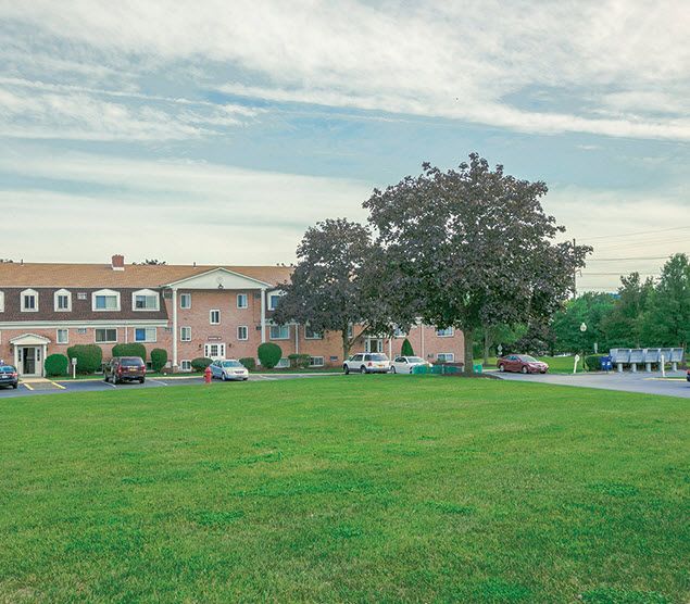 Knollcrest Village Image 4