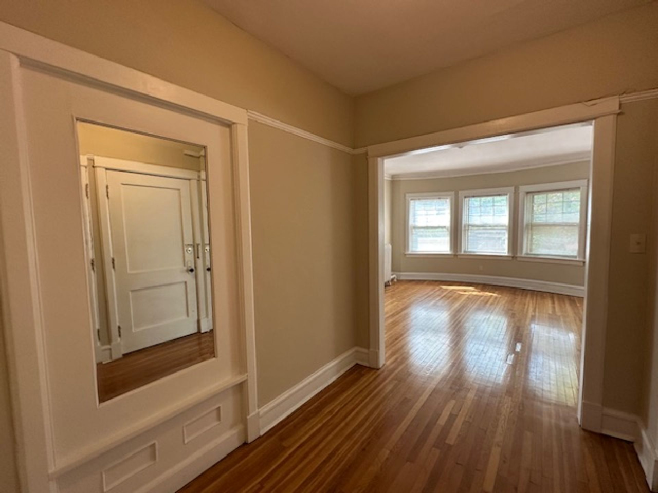 2534 N Prospect Avenue Image 4
