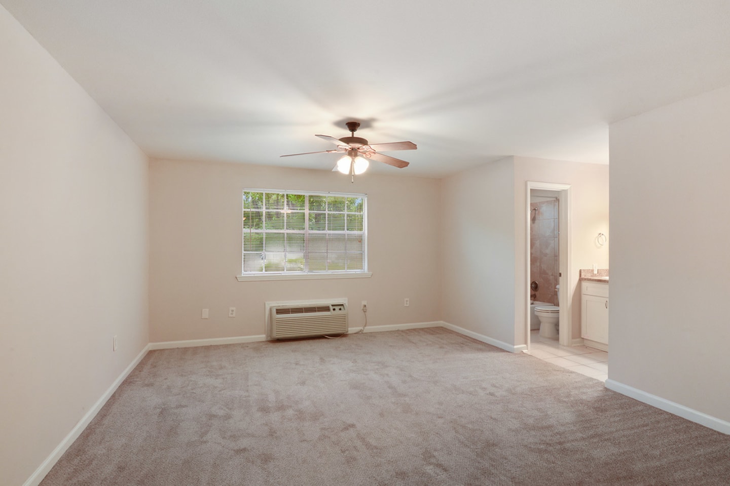 Park Regency Image 15
