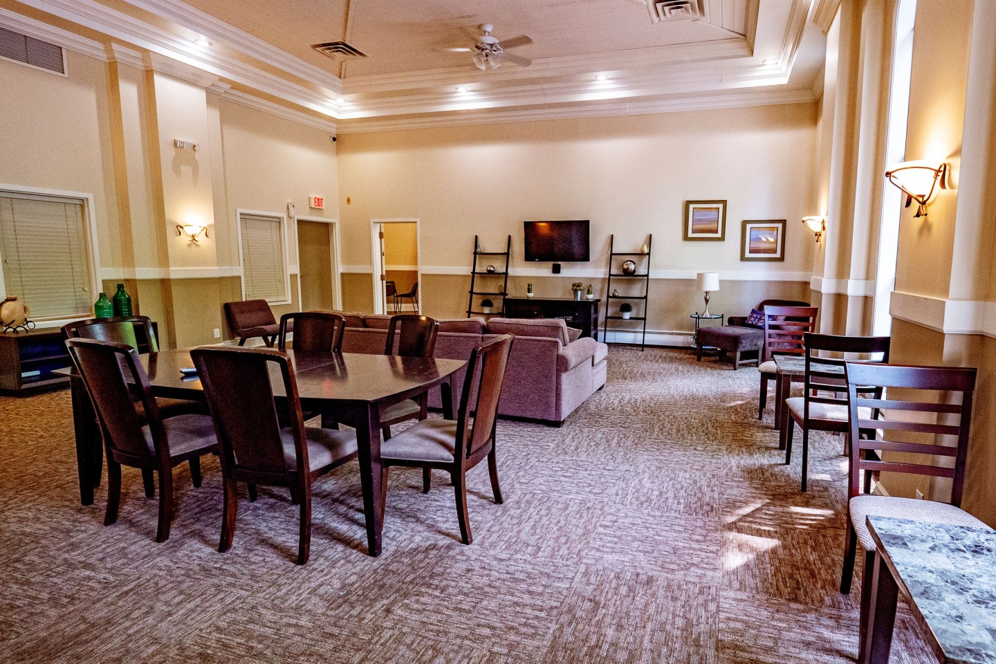Plymouth Square at 37th Apartments Image 14