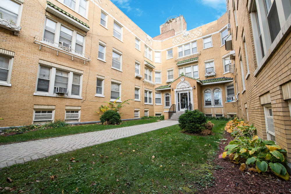 5957 W Madison St Image 15
