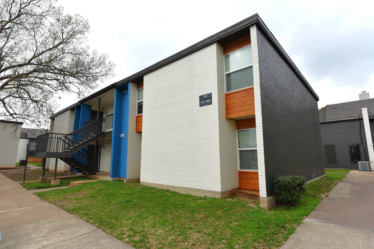 Flats on Youree Image 12