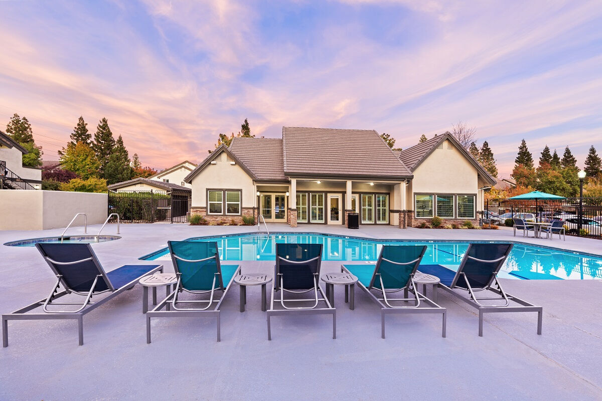 Foothills Tennis Village Apartments Image 7