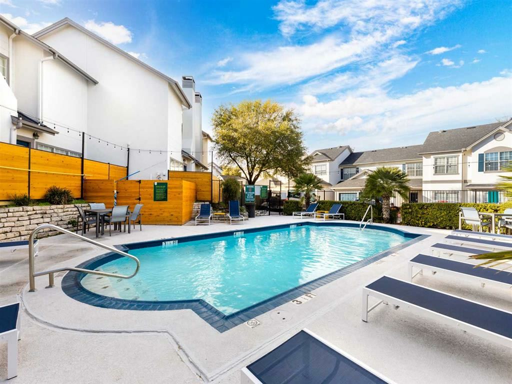 Castle Hills Townhomes Image 31
