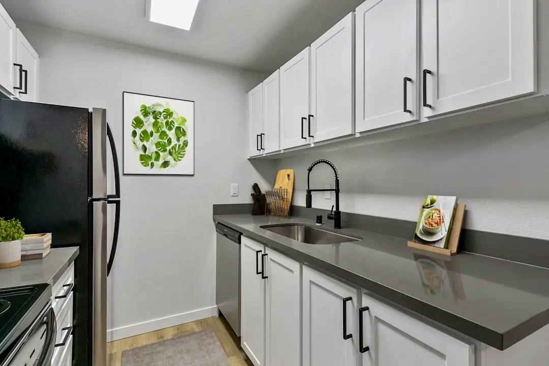 Capri Apartments Image 20