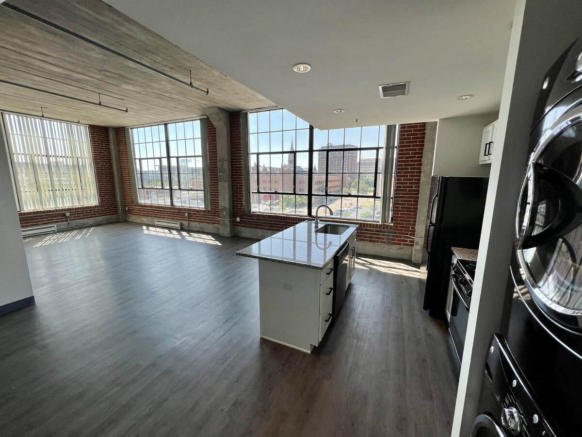 PW Shoe Lofts Apartments Image 13